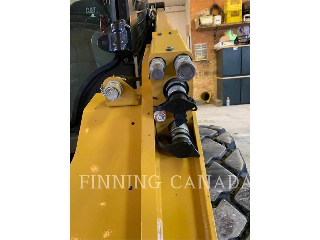 CAT 272D3 XE Мини товарачи
