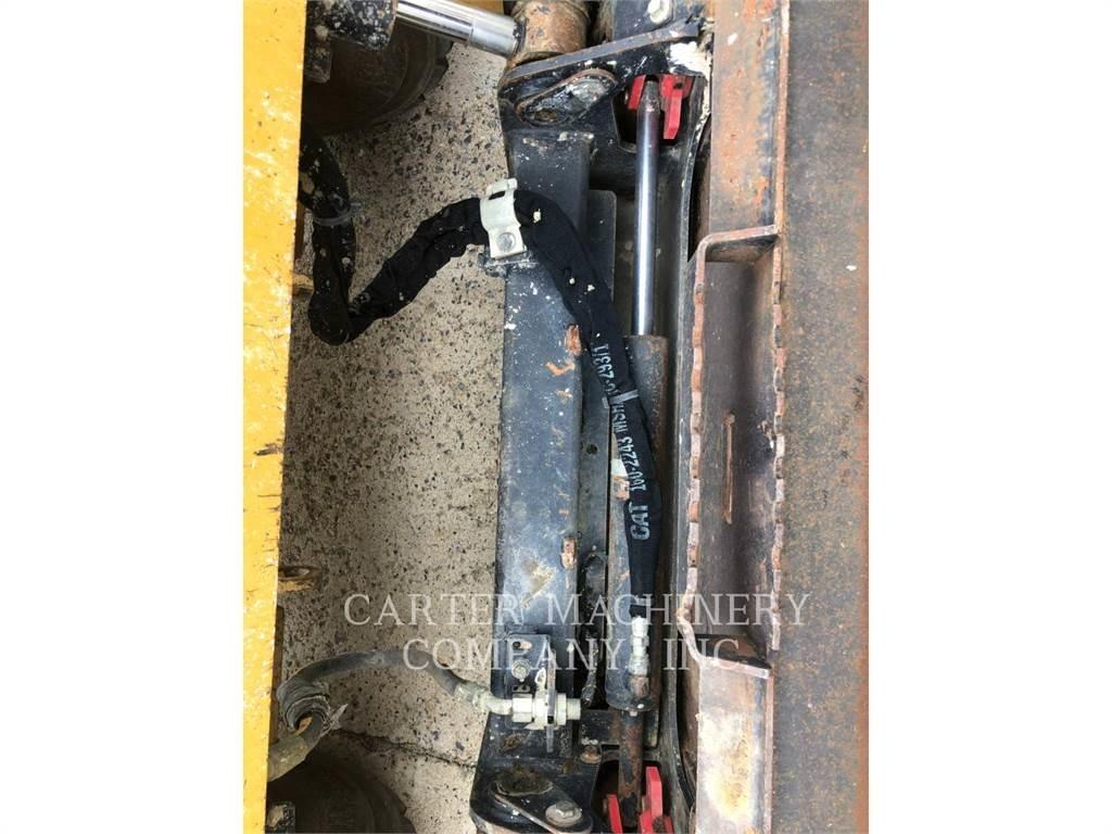 CAT 272D3XE Мини товарачи
