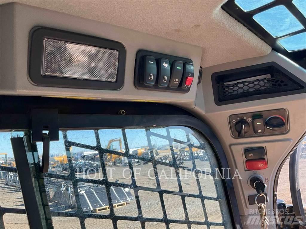 CAT 272D3XE Мини товарачи
