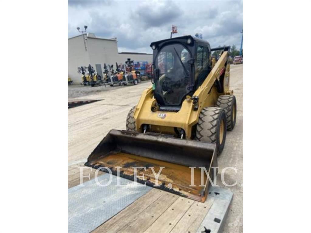 CAT 272D3XE Мини товарачи
