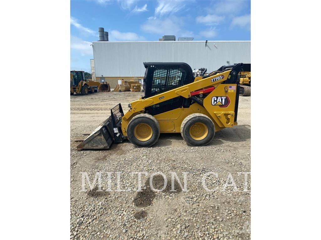 CAT 272D3XE Мини товарачи
