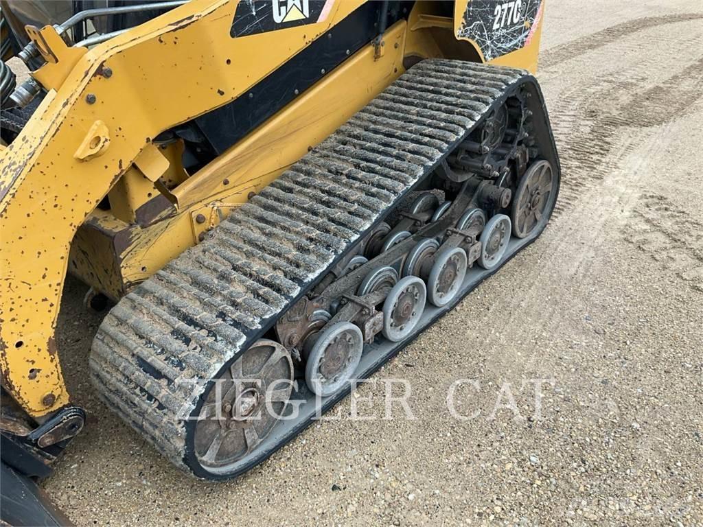 CAT 277C2 Верижен товарач