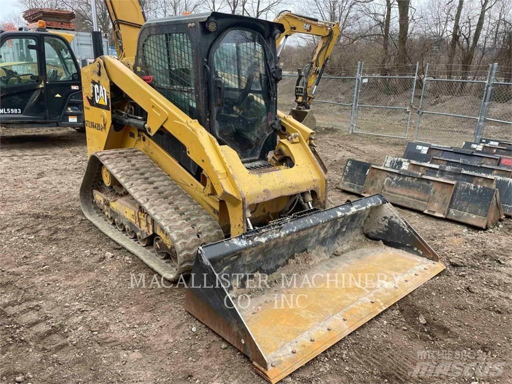 CAT 279D Верижен товарач