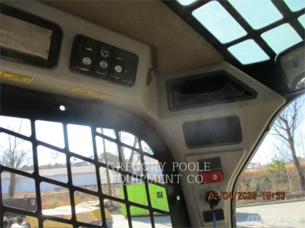 CAT 279D Верижен товарач