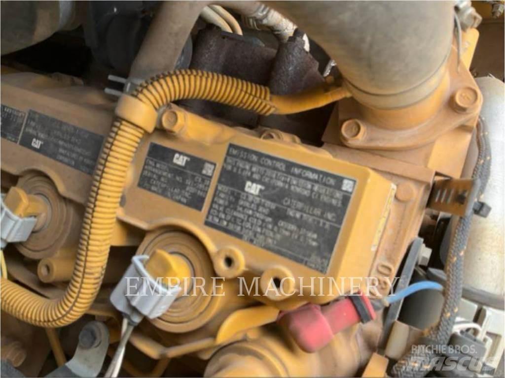 CAT 279D XPS Мини товарачи
