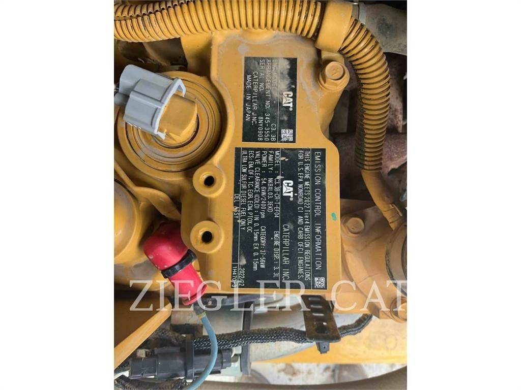 CAT 279D3 Верижен товарач