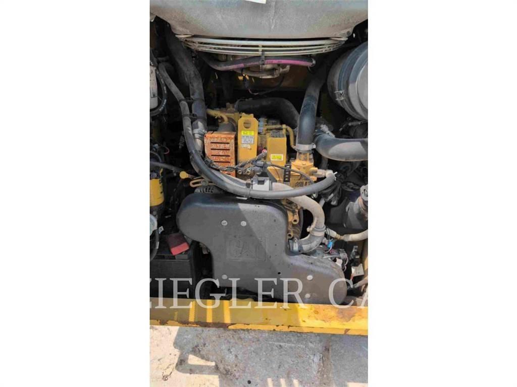 CAT 279D3 Верижен товарач