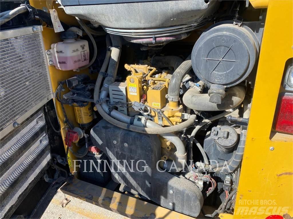 CAT 279D3 Верижен товарач