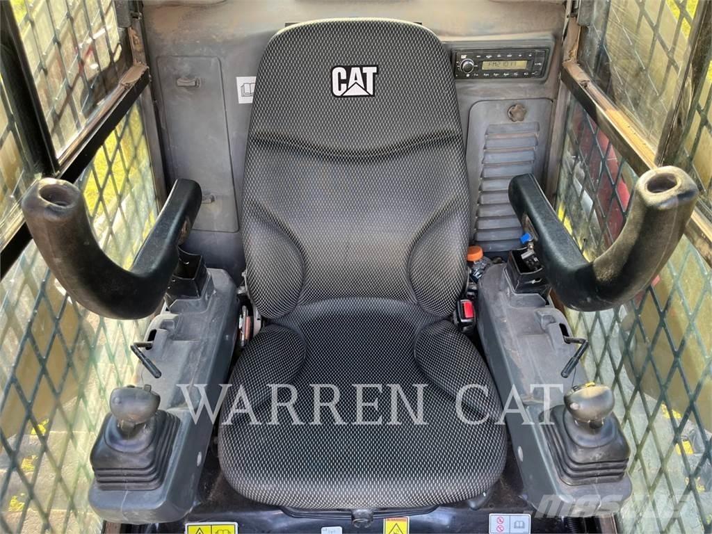 CAT 279D3 C3H3 Верижен товарач
