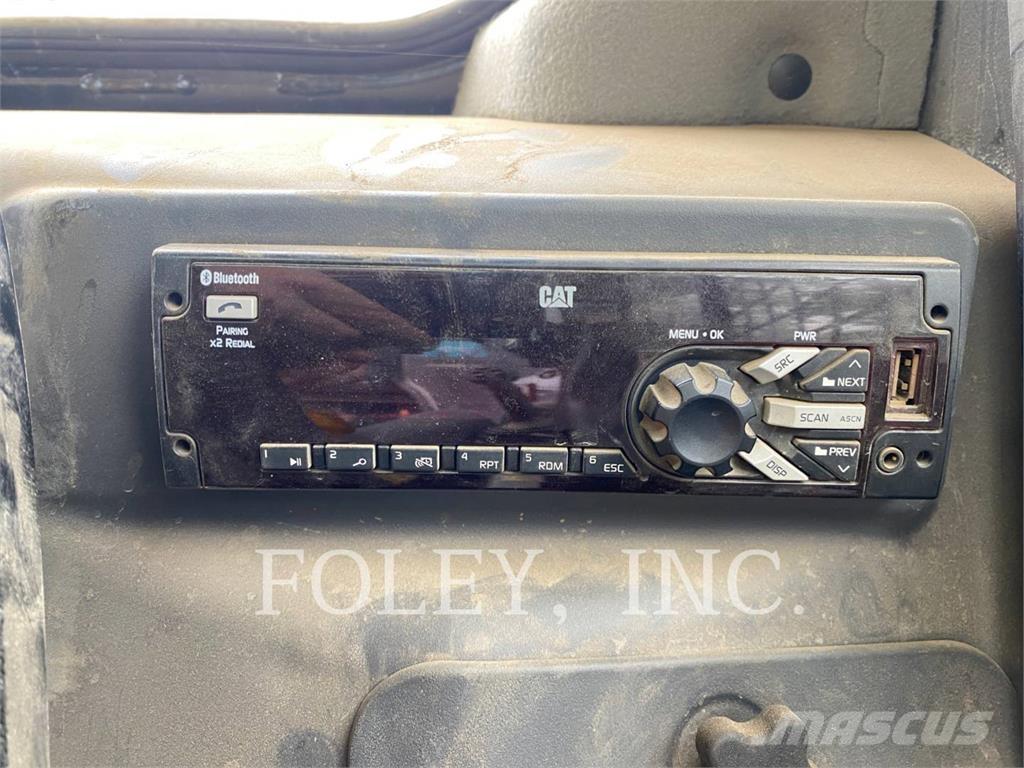 CAT 289D Верижен товарач