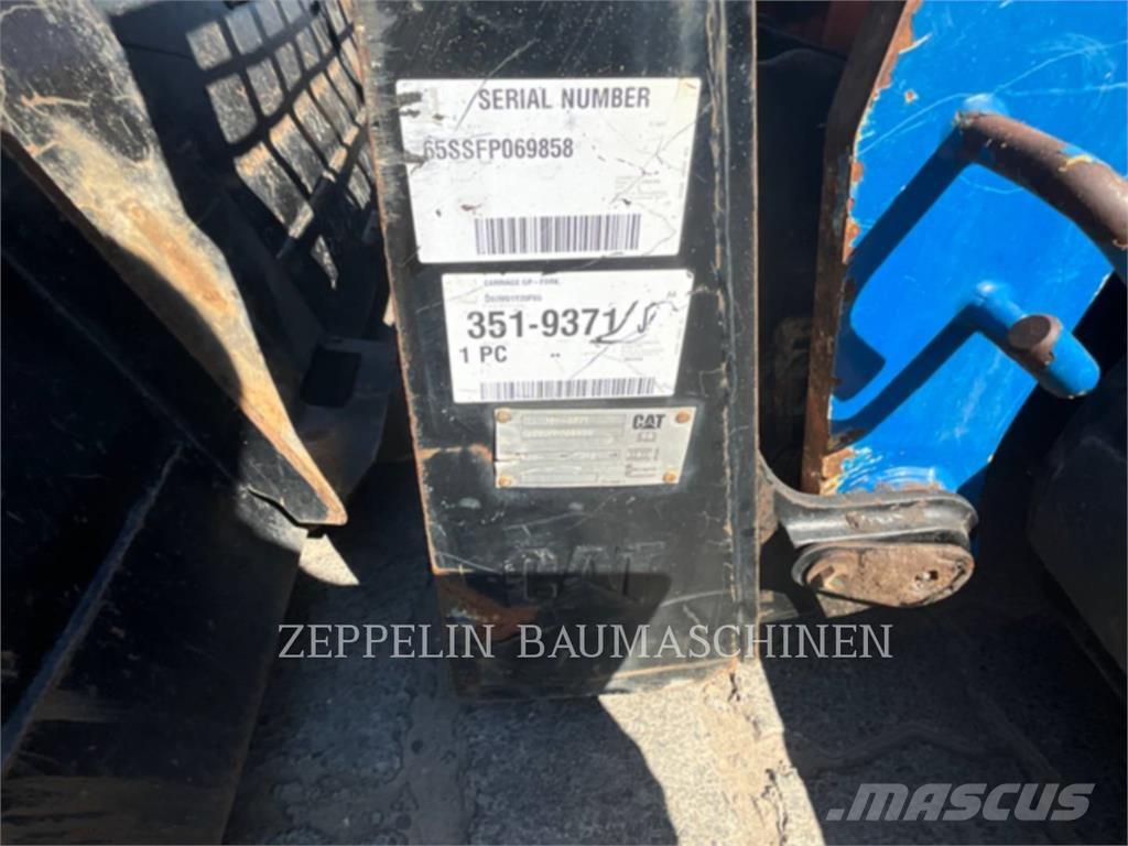 CAT 289D Мини товарачи
