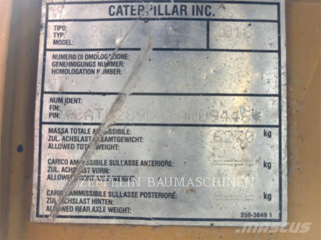 CAT 289D Мини товарачи
