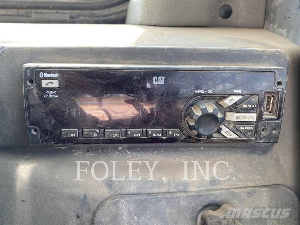 CAT 289D Верижен товарач