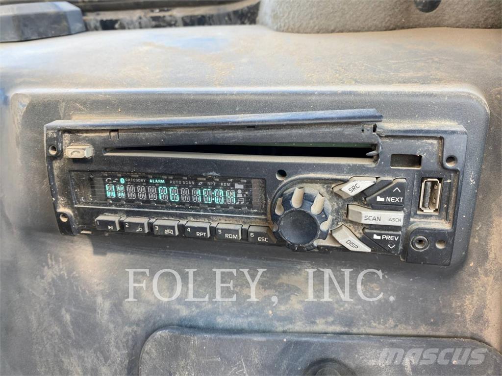 CAT 289D Верижен товарач