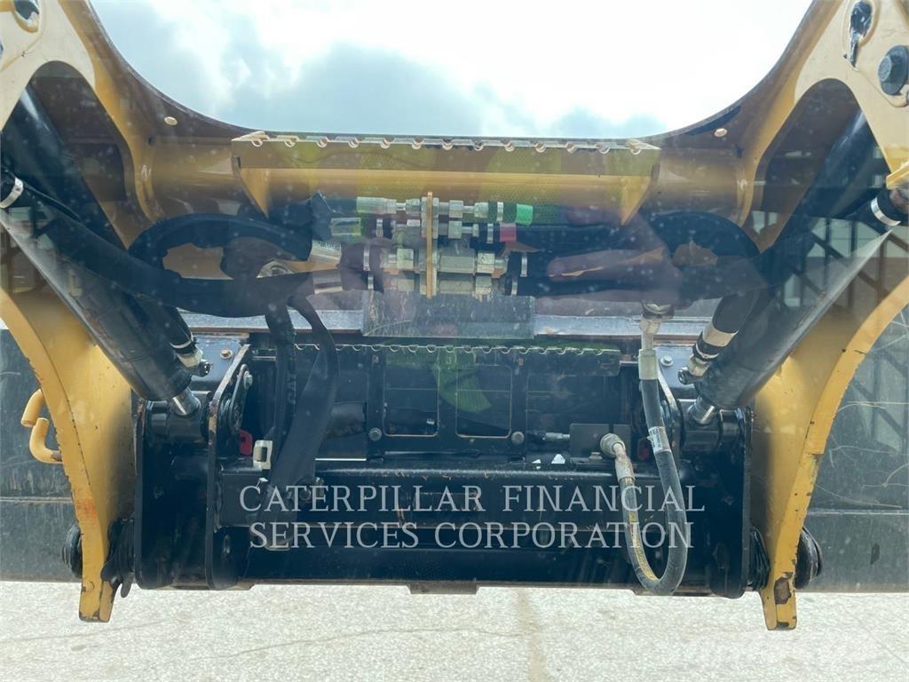 CAT 289D3 Верижен товарач