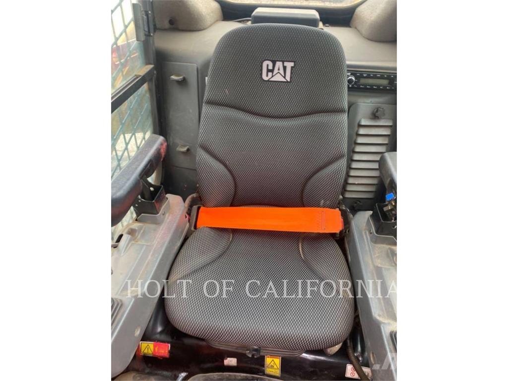 CAT 299 HF Мини товарачи
