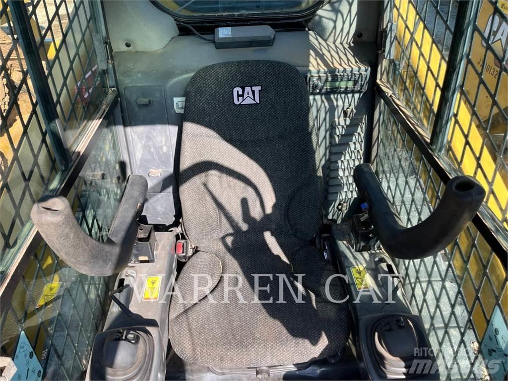 CAT 299D2 Верижен товарач