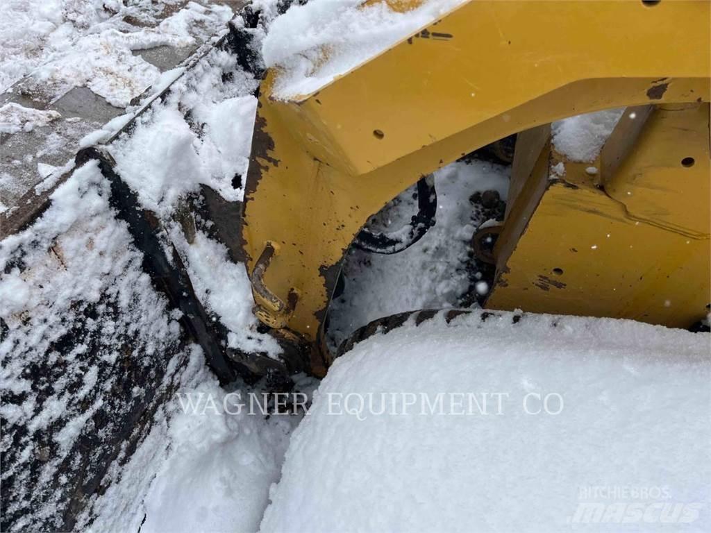 CAT 299D2 HF Верижен товарач