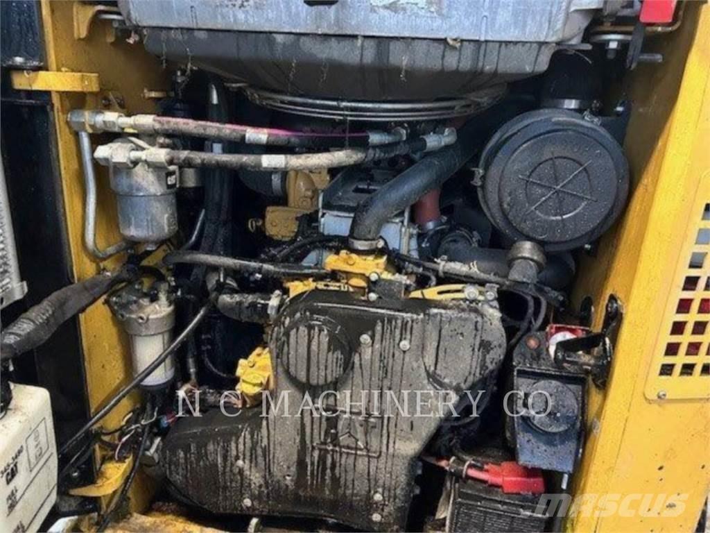 CAT 299D2 XHP Мини товарачи
