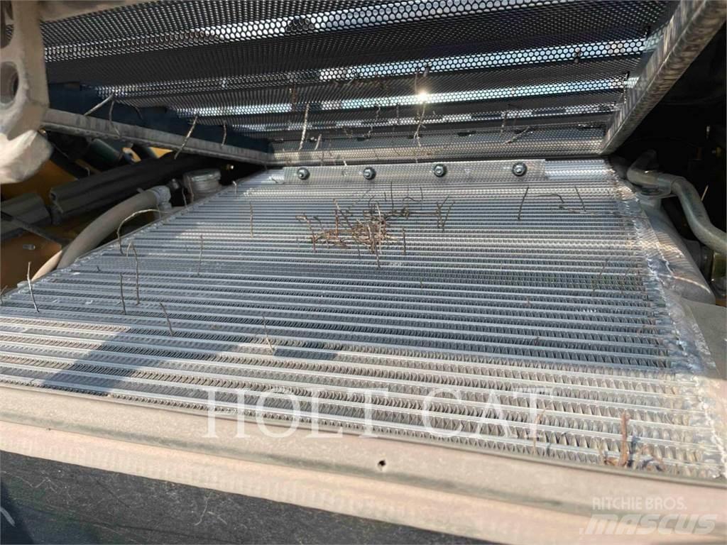 CAT 299D3 Верижен товарач