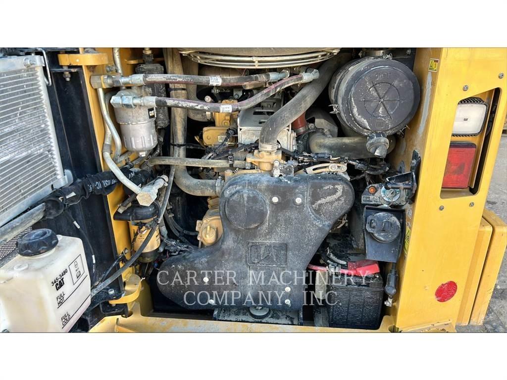 CAT 299D3 Мини товарачи
