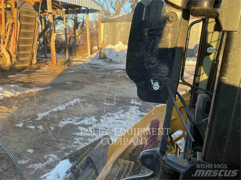 CAT 299D3 Верижен товарач