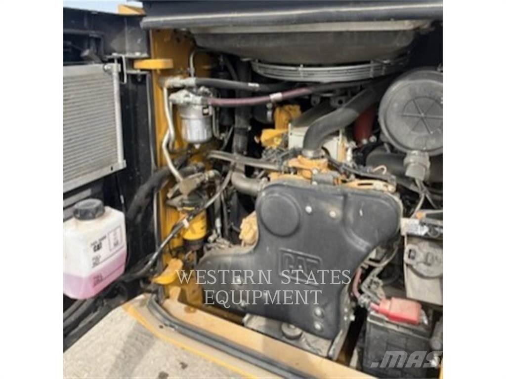 CAT 299D3 Мини товарачи
