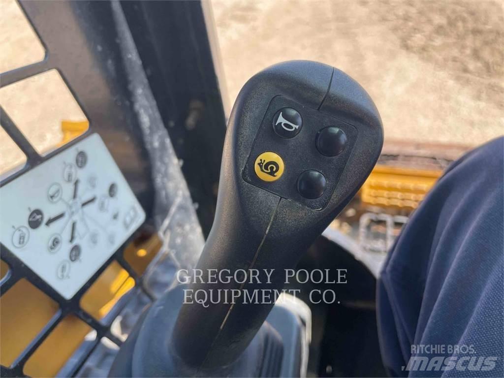 CAT 299D3 Верижен товарач