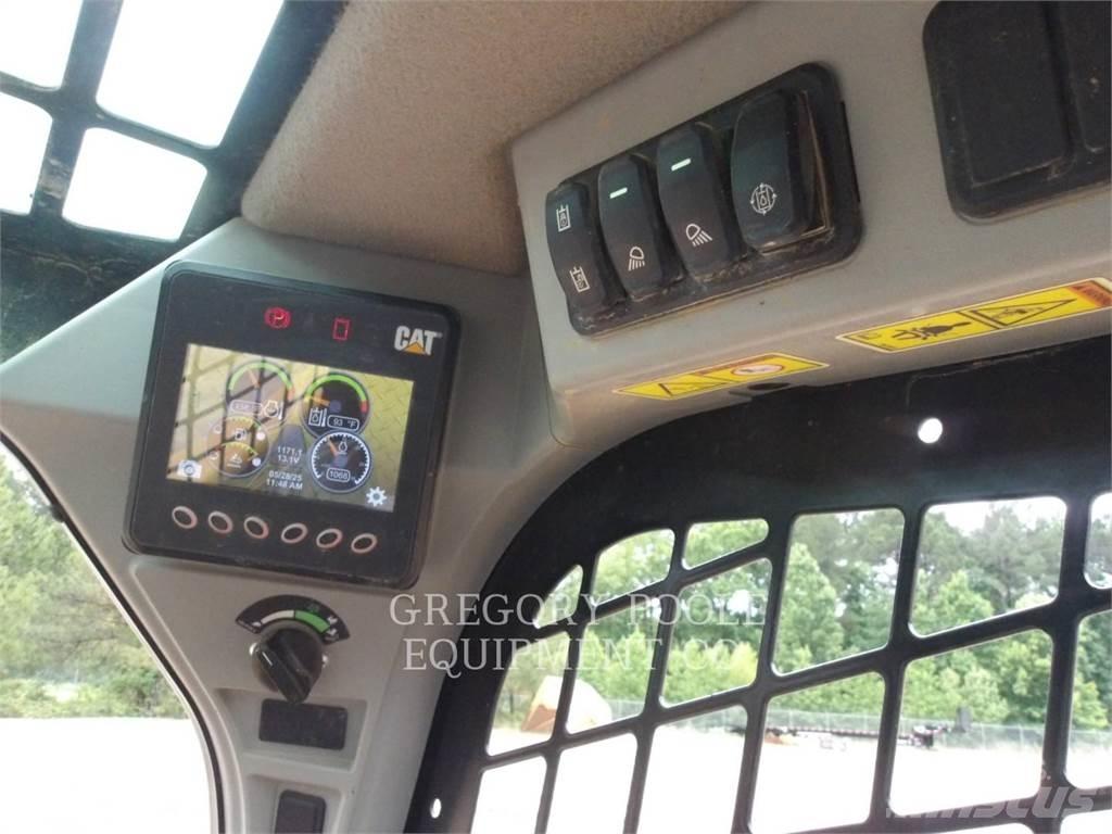 CAT 299D3 Верижен товарач