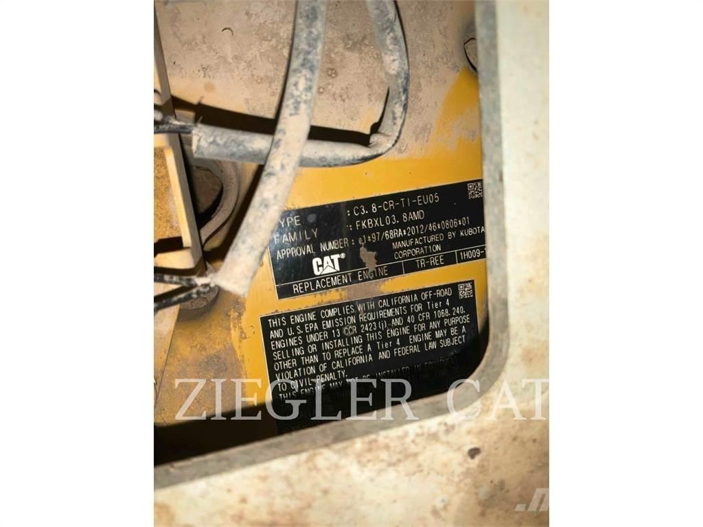 CAT 299D3 Верижен товарач