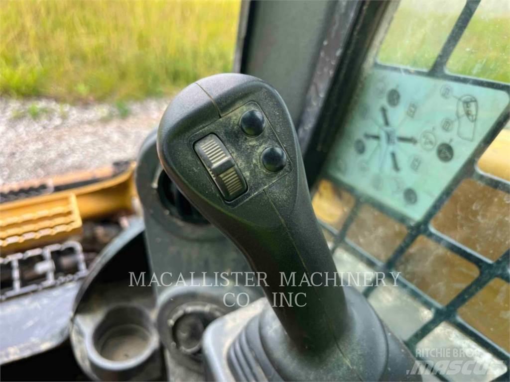 CAT 299D3 Верижен товарач