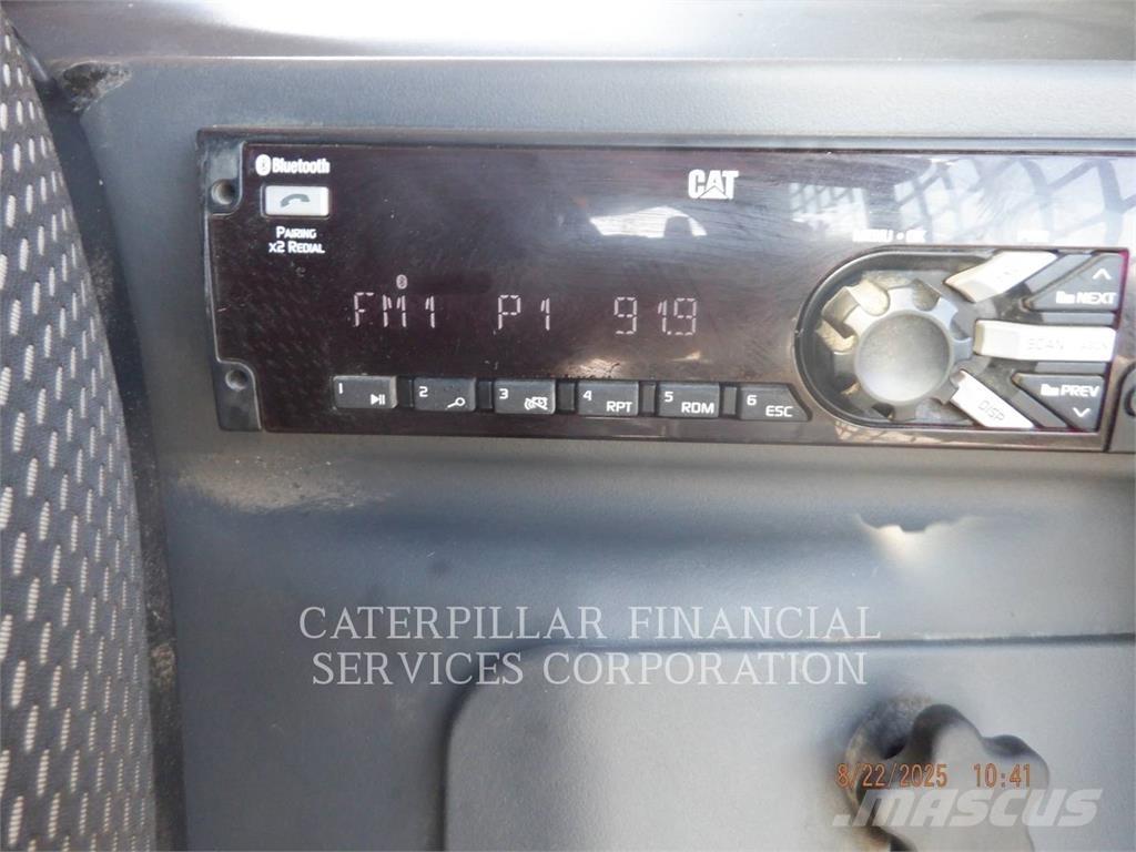 CAT 299D3 Верижен товарач