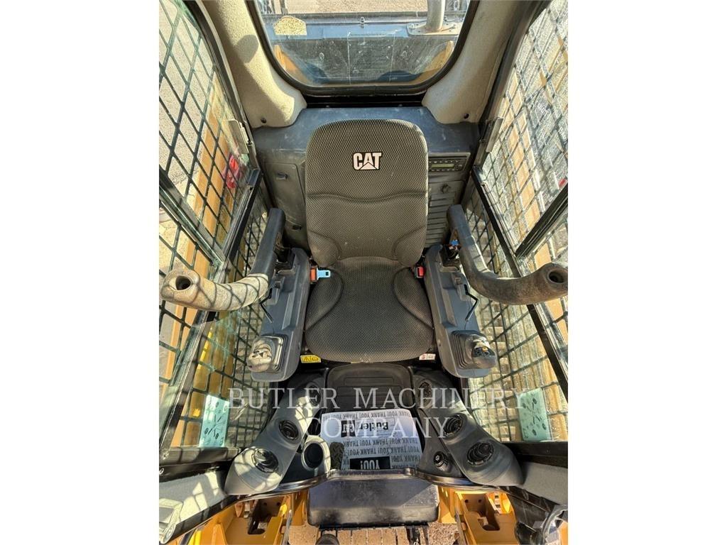 CAT 299D3 Верижен товарач