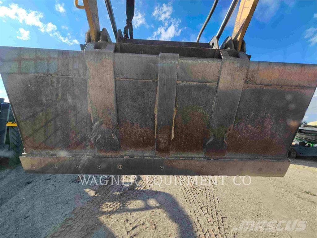 CAT 299D3 Верижен товарач