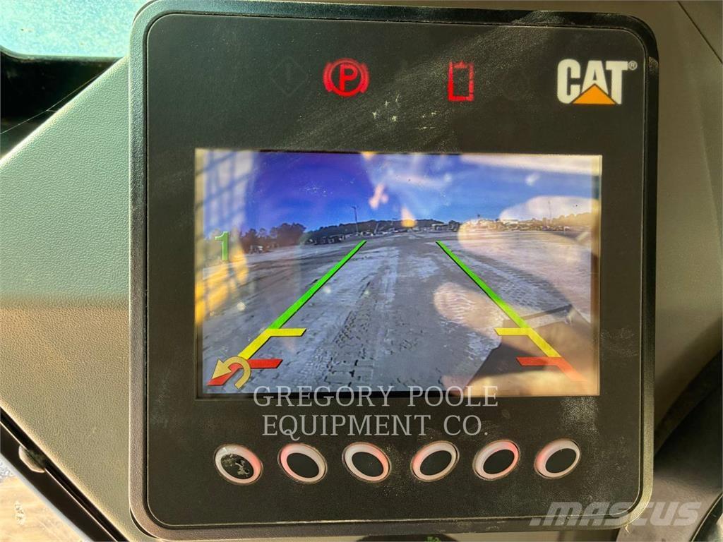 CAT 299D3 Верижен товарач