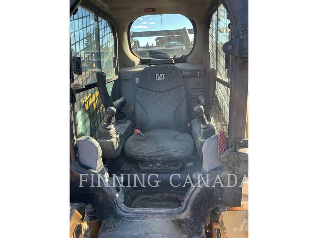 CAT 299D3 Верижен товарач