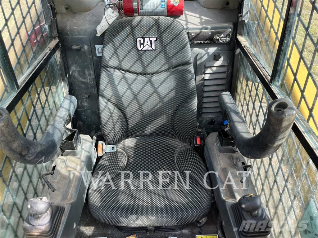 CAT 299D3 C3H2 Верижен товарач