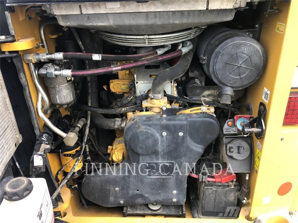 CAT 299D3 XE Верижен товарач