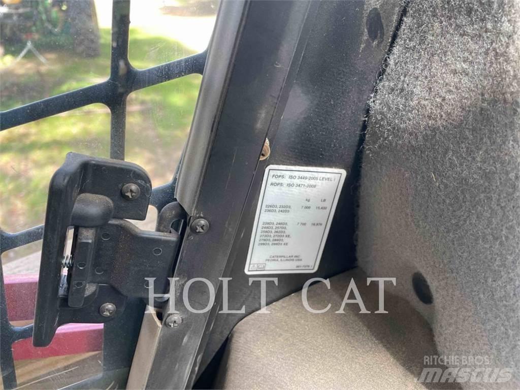 CAT 299D3XE Верижен товарач