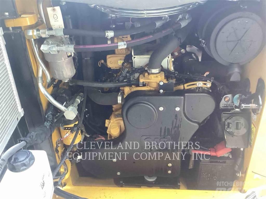 CAT 299D3XE Верижен товарач
