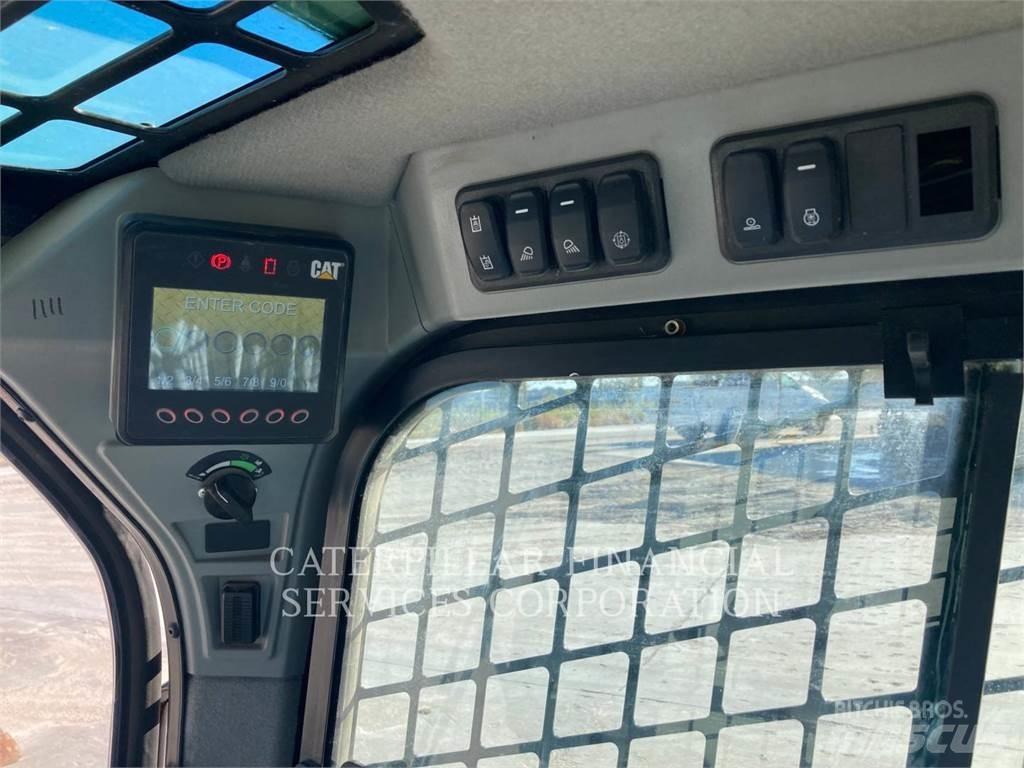 CAT 299D3XE Верижен товарач