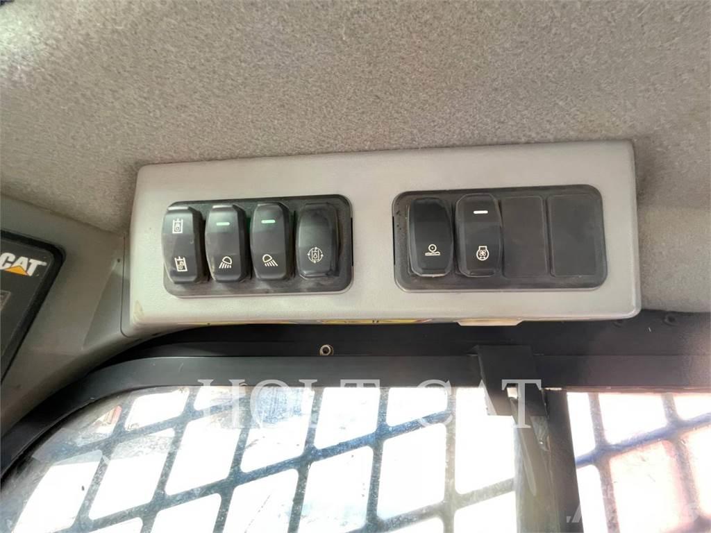 CAT 299D3XE Верижен товарач