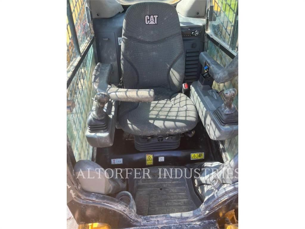 CAT 299D3XE Верижен товарач