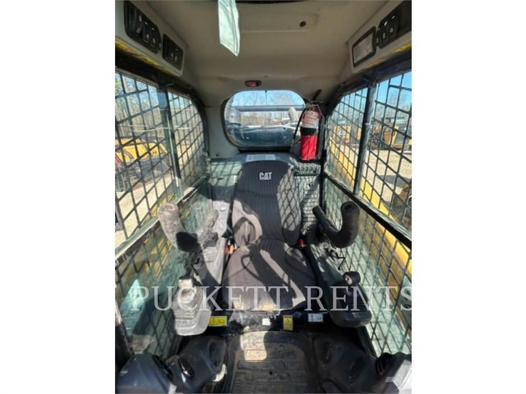 CAT 299D3XE Верижен товарач