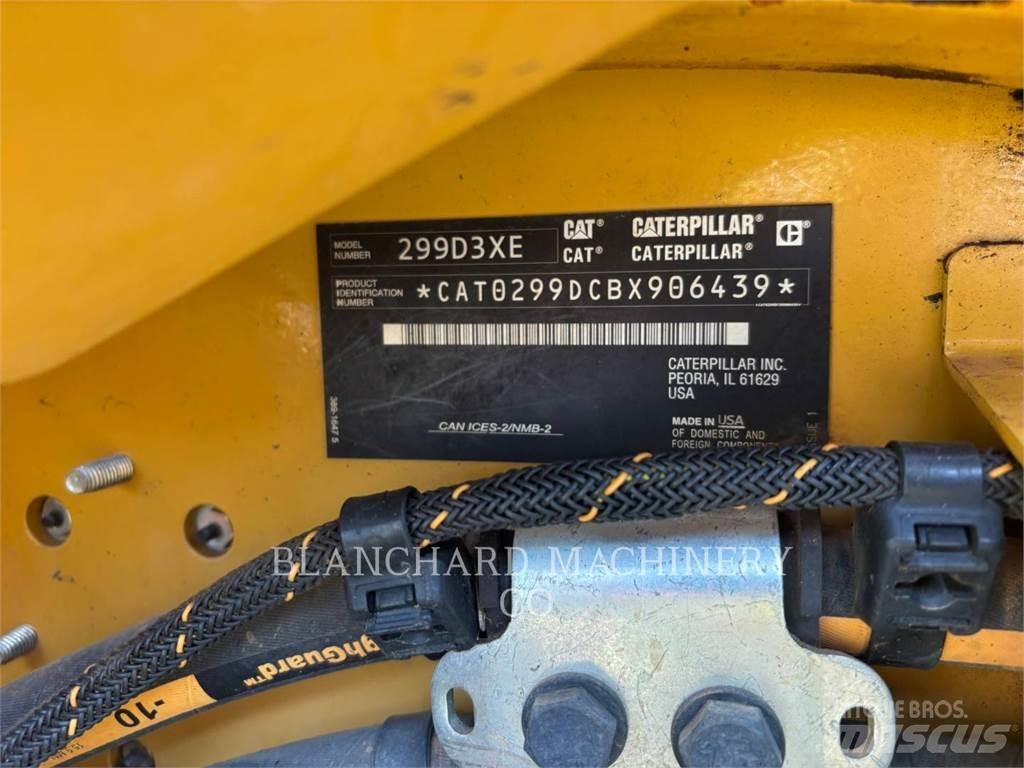 CAT 299D3XE Верижен товарач