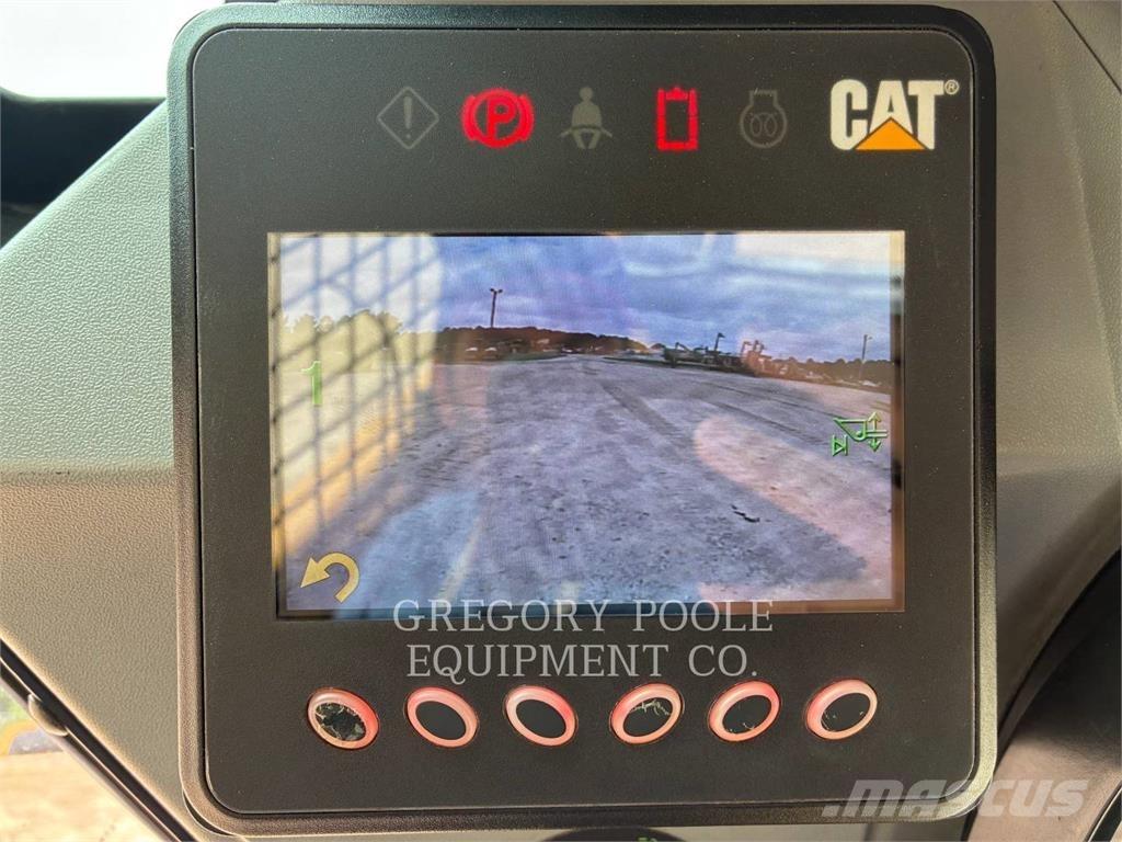 CAT 299D3XE Верижен товарач