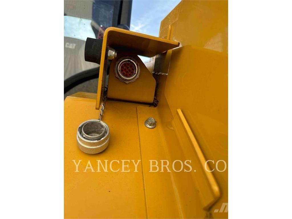CAT 299D3XE Верижен товарач