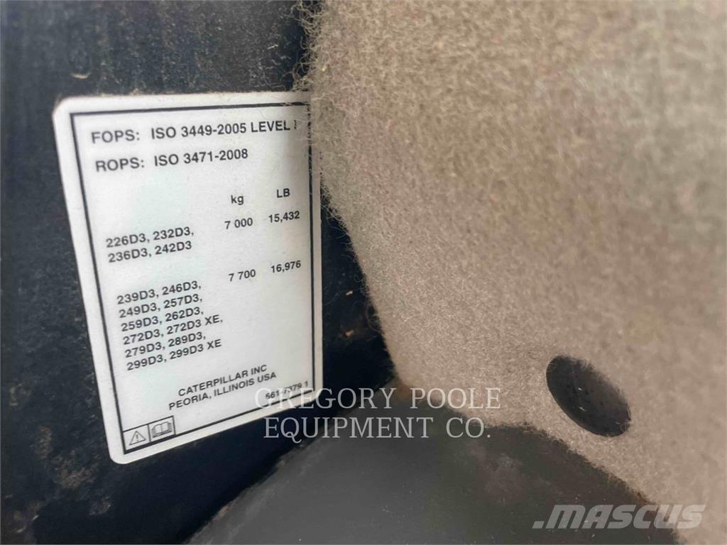 CAT 299D3XE Верижен товарач