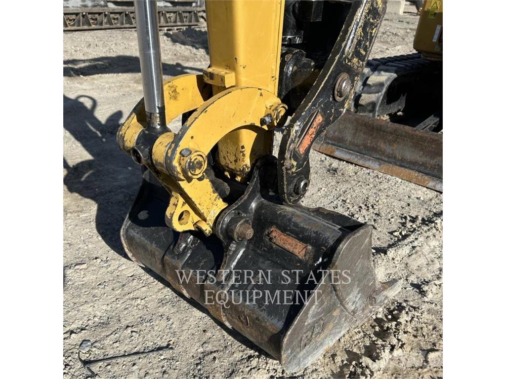 CAT 302 Верижен екскаватор