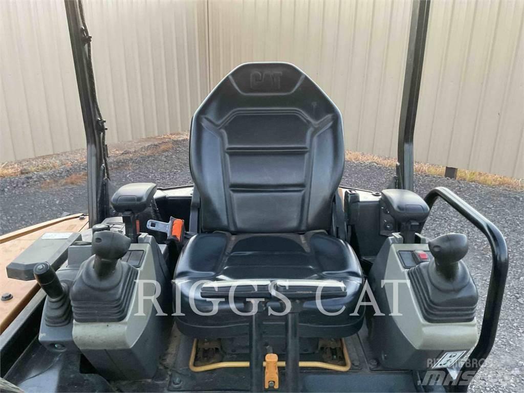 CAT 302.7 Верижен екскаватор